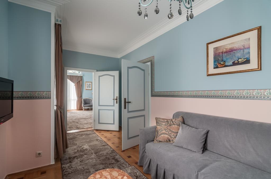 Prestige Palace - Esquisse Hotel Tbilisi ภายนอก รูปภาพ