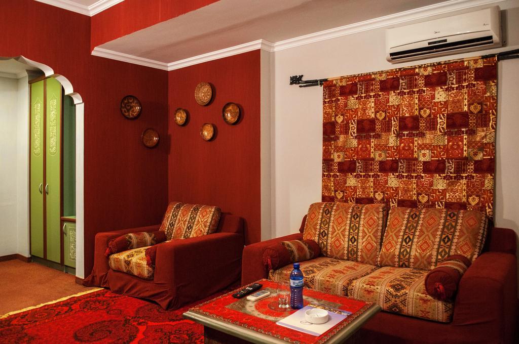 Prestige Palace - Esquisse Hotel Tbilisi ภายนอก รูปภาพ